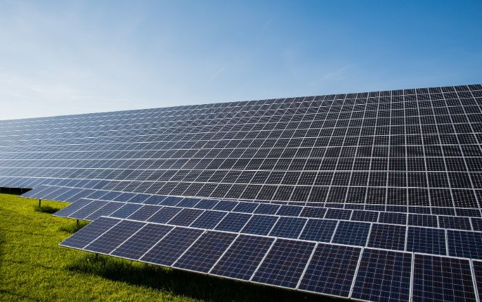 The Ultimate Guide to Going Solar in 2024